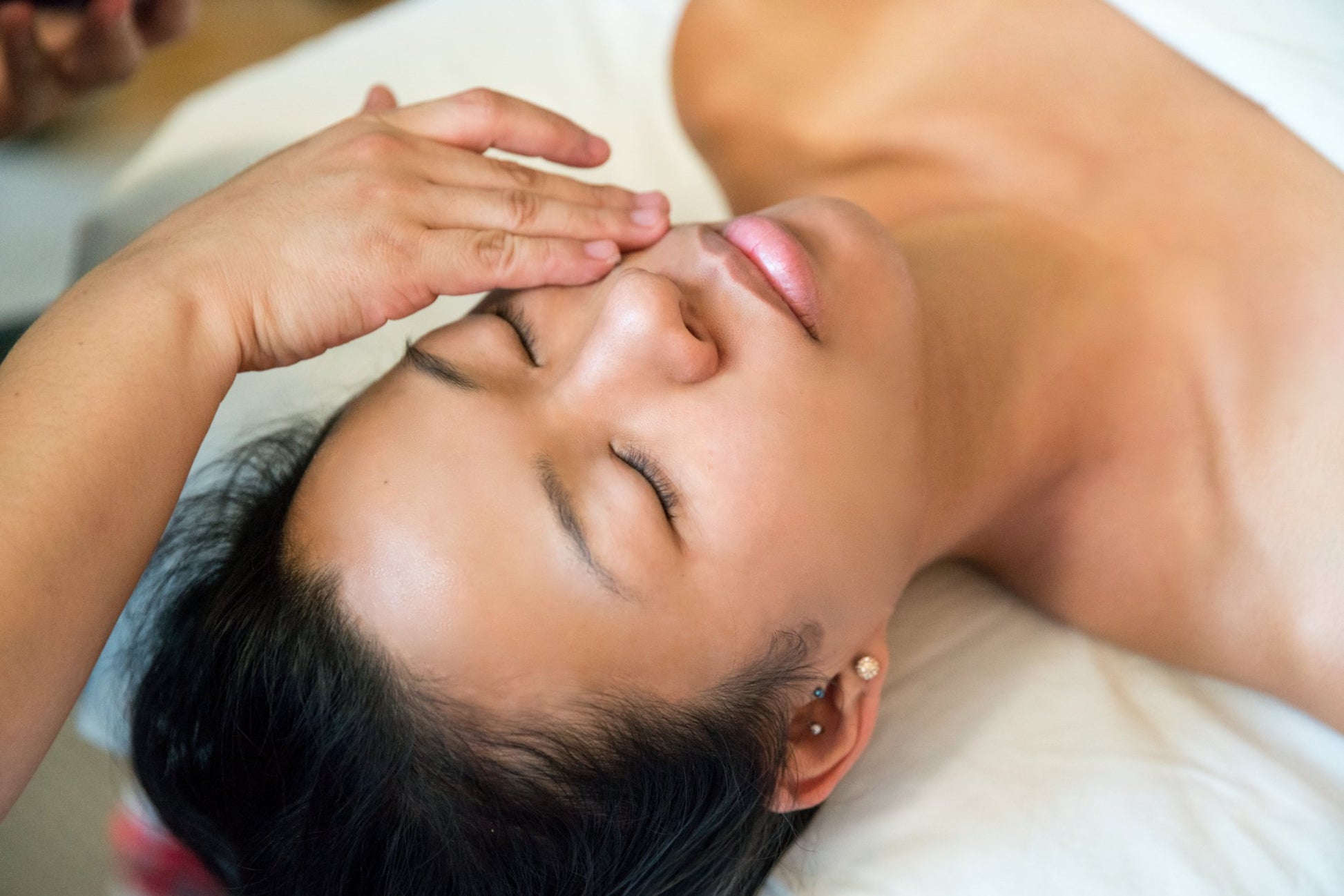 68547608f14e956de609e556_spa-facial-treatment_1753305342586.jpg