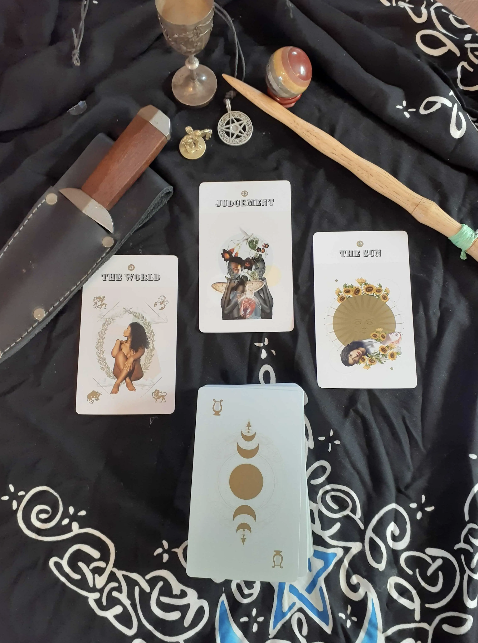 Gold Lyre Tarot Deck